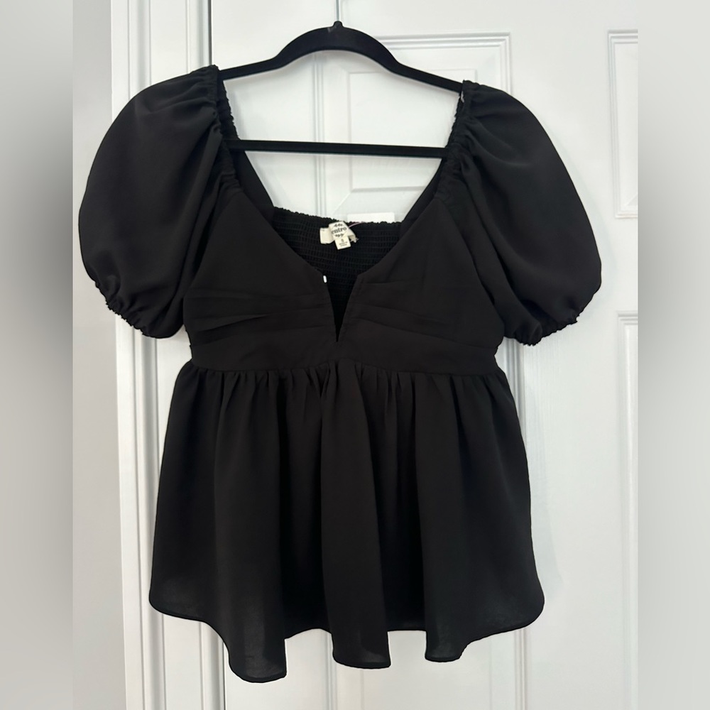 Entro bubble sleeve top with v neck